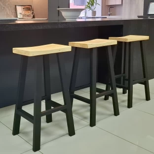 Simplify Living Steel-Bold Leg Metal Bar Chair