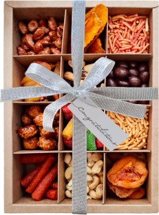 fitness freakz SBCONSIL002 Congratulations Dried Fruit and Nut snackbox - Silver