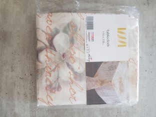 Natura Floral Table Cover