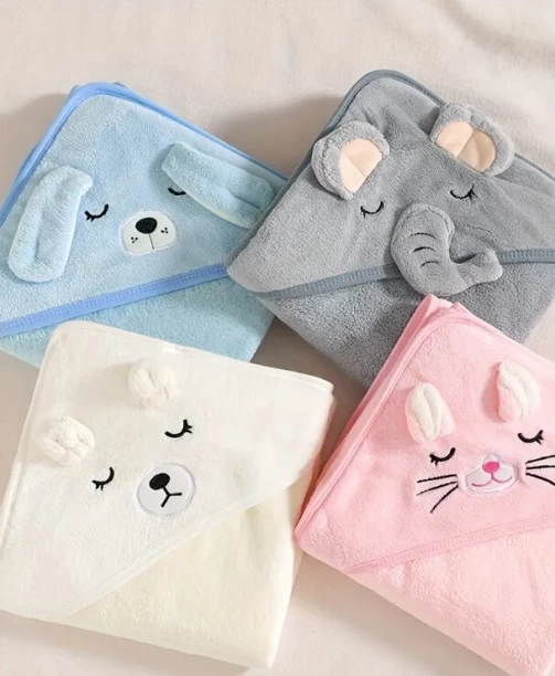 Petite Le Nto (80 cm x 80 cm) 4 Piece Embroidered Hooded Baby Bath Towel Microfiber Bath Towel Set