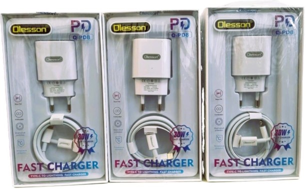 Olesson Q-PD8 Quick Charge 2.4 A Mobile Charger with Detachable Cable