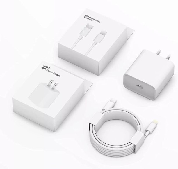 techdustries USB-C ADAPTOR AND CHARGE CABLE Supercharge 7 A Mobile Charger with Detachable Cable