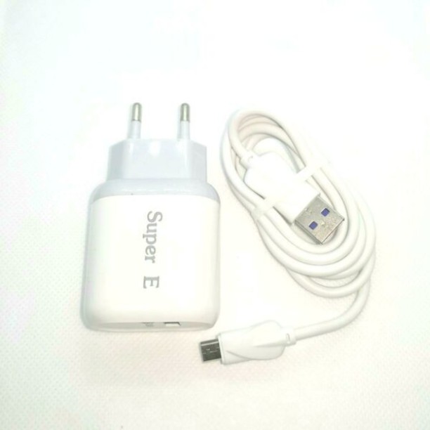 Super SU-12 3.1 A Mobile Charger with Detachable Cable