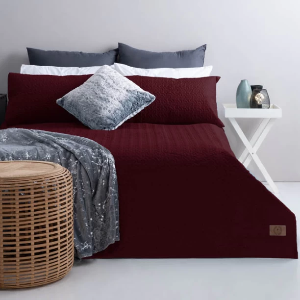 PIERRE CARDIN (240 cm x 240 cm) Le Intro – Silky Feel 90gsm Pinsonic Quilts – 240x240 - MAROON (Quilt)