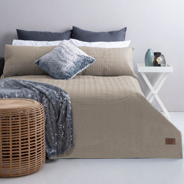 PIERRE CARDIN (240 cm x 240 cm) Le Intro – Silky Feel 90gsm Pinsonic Quilts – 240x240 - PEBBLE (Quilt)