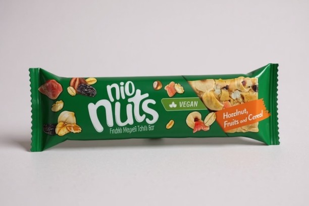 Nio Nuts Hazelnut ,Fruits and Cereal 30g Box of 24 Semisweet Chocolate Bars