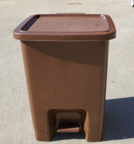 Generic Plastic Outdoor Trash Cans 30L Plastic Dustbin