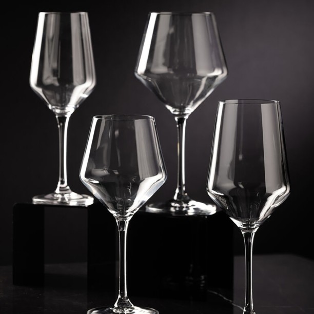 PlatinumMarketers wine glasses (Pack of 4) E102700 Wine Glass Set
