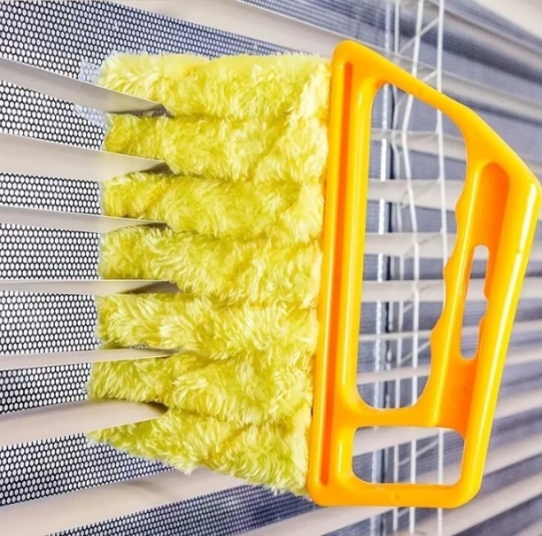 Amity Consulting Group Reusable Window Cleaner Home  Duster