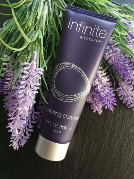 FOREVER infinite hydrating cleanser