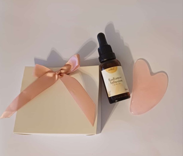 unboxt Radiance Infusion Facial Oil and Gua Sha gift set