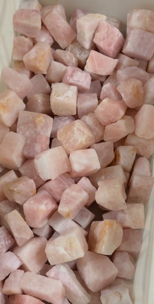 Rose quartz 0000000 Regular Square Quartz Stone