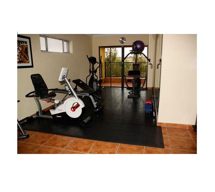 PVC Interlocking Tiles 333 mm X 333 mm (1 SQM)9 Tiles Makro