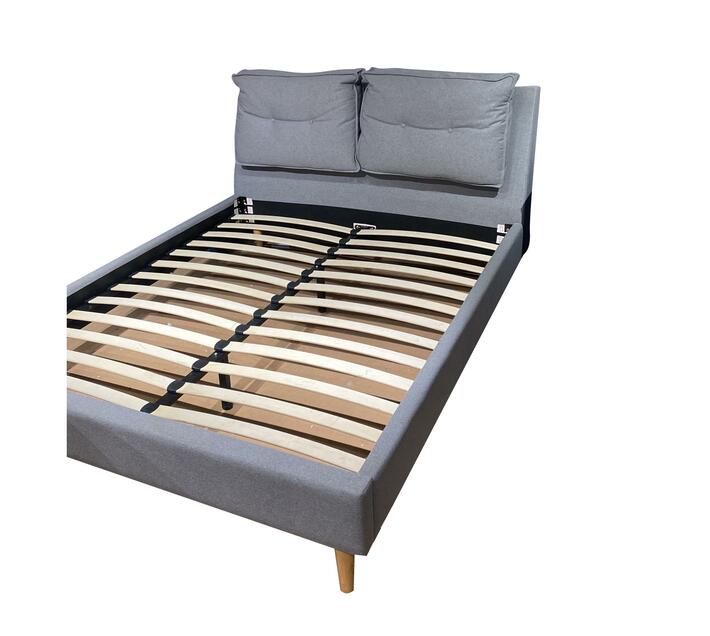 KC Queensize Bed Makro